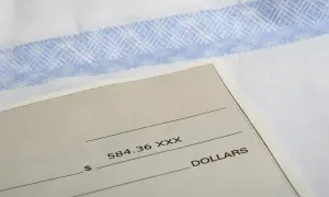 Assegno non trasferibile intestato ad altro: 584.36 XXX DOLLARS. Come incassare?