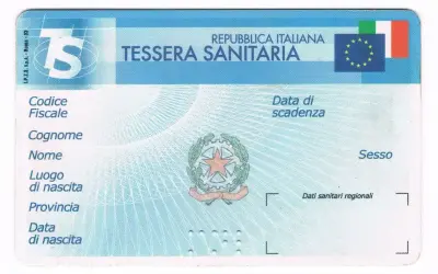 Tessera Sanitaria italiana, documento essenziale per l'assicurazione sanitaria per stranieri residenti in Italia.