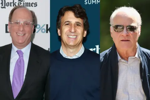 Tre uomini sorridenti, potenziali leader dei fondi di investimento più grandi al mondo.
