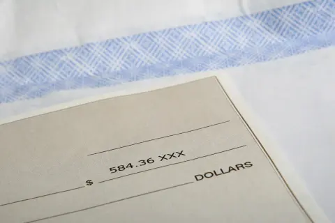 Assegno non trasferibile intestato ad altro: 584.36 XXX DOLLARS. Come incassare?
