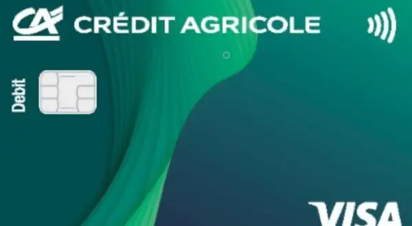 Carta di debito Visa Crédit Agricole con chip e simbolo contactless.