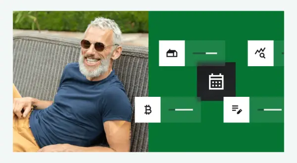 Uomo sorridente con occhiali da sole, accanto a icone che suggeriscono investire a breve termine: casa, Bitcoin, calendario, grafico.