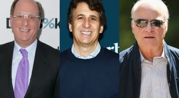 Tre uomini sorridenti, potenziali leader dei fondi di investimento più grandi al mondo.