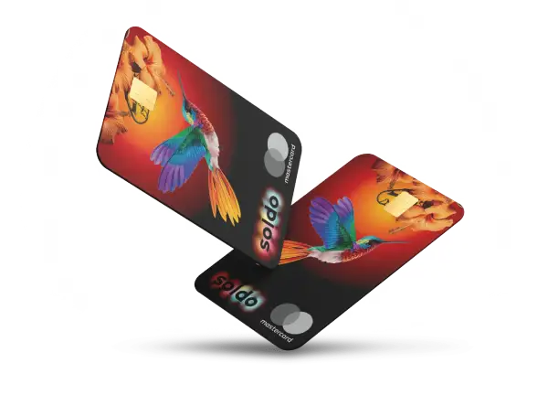Due carte Soldo Mastercard con colibrì e fiori. L'amministratore può usarle per spese personali, ma attenzione all'utilizzo della carta di credito aziendale.