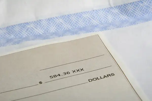 Assegno non trasferibile intestato ad altro: 584.36 XXX DOLLARS. Come incassare?